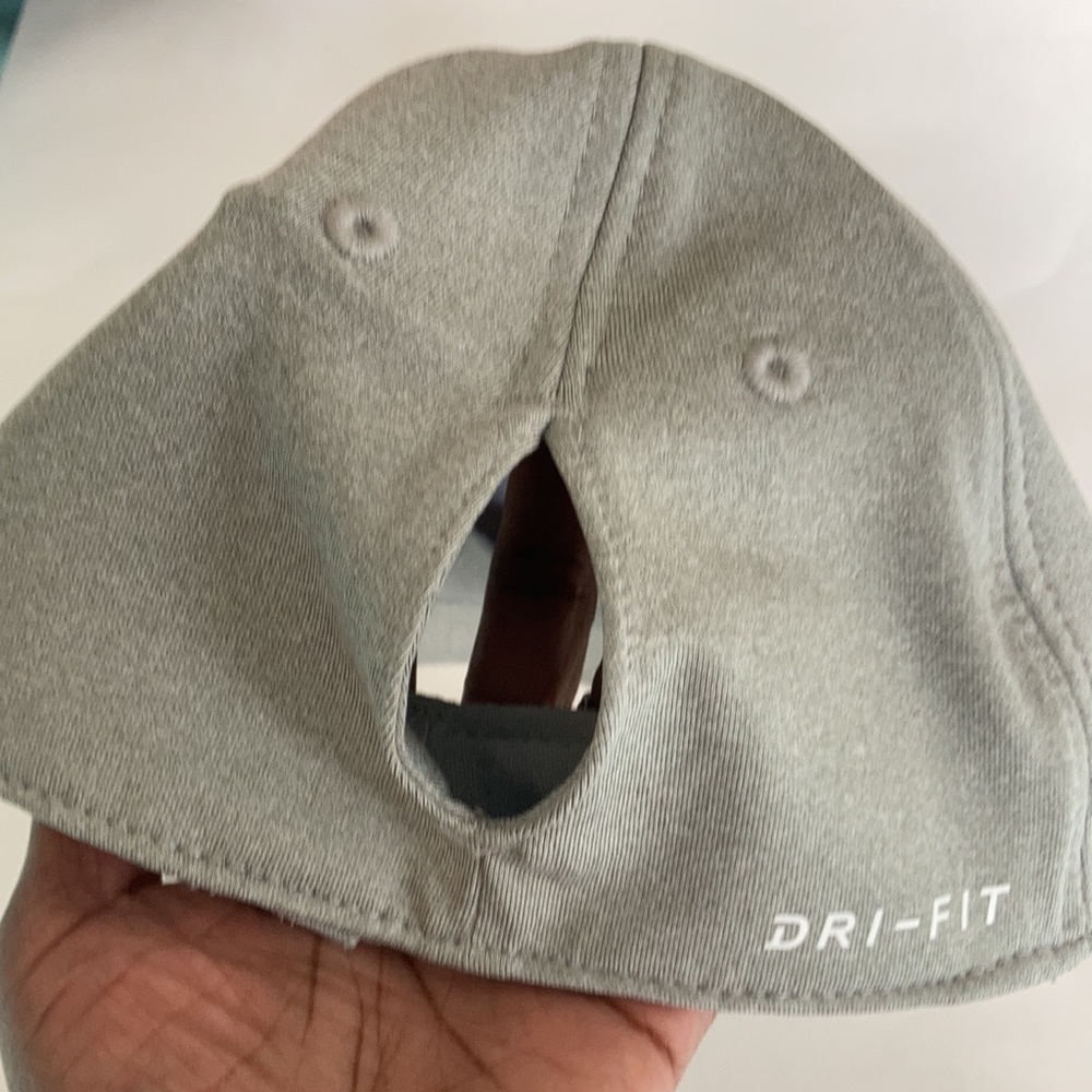 Nike cap.. - Picture 3 of 5